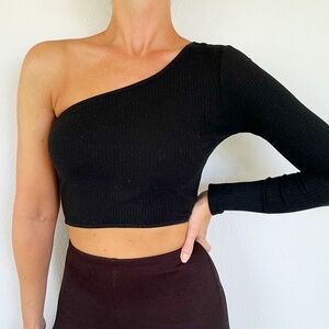 Black one shoulder long sleeve stretch ribbed knit crop top size small